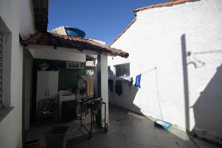 Quintal/Área de serviço de casa à venda com 2 quartos, 100m² em Vila Constança, São Paulo