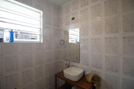 Banheiro de casa à venda com 2 quartos, 100m² em Vila Constança, São Paulo