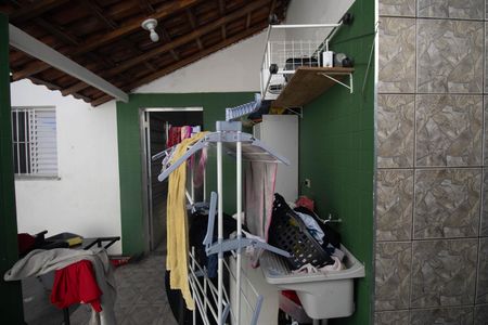 Quintal/Área de serviço de casa à venda com 2 quartos, 100m² em Vila Constança, São Paulo