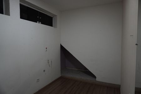 Casa para alugar com 6 quartos, 332m² em Vila Regina, São Paulo