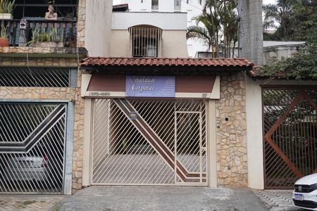Casa para alugar com 6 quartos, 332m² em Vila Regina, São Paulo