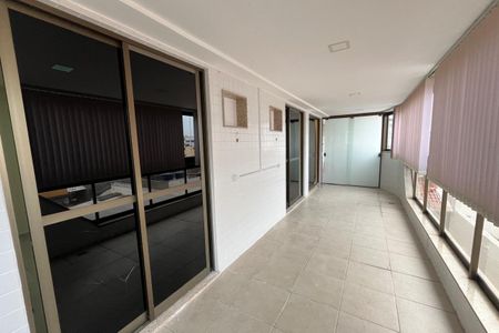 Varanda de apartamento para alugar com 3 quartos, 110m² em Jardim Vinte E Cinco de Agosto, Duque de Caxias