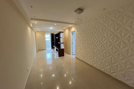 Sala de apartamento para alugar com 3 quartos, 110m² em Jardim Vinte E Cinco de Agosto, Duque de Caxias