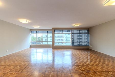Apartamento para alugar com 240m², 3 quartos e 1 vaga Apartamento para alugar com 240m², 3 quartos e 1 vagaSala