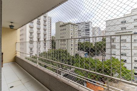 Apartamento para alugar com 240m², 3 quartos e 1 vaga Apartamento para alugar com 240m², 3 quartos e 1 vagaVaranda