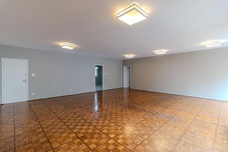 Apartamento para alugar com 240m², 3 quartos e 1 vaga Apartamento para alugar com 240m², 3 quartos e 1 vagaSala