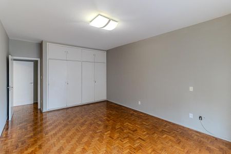 Apartamento para alugar com 240m², 3 quartos e 1 vaga Apartamento para alugar com 240m², 3 quartos e 1 vagaQuarto 1