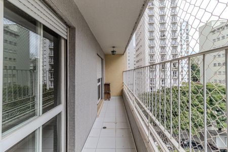 Apartamento para alugar com 240m², 3 quartos e 1 vaga Apartamento para alugar com 240m², 3 quartos e 1 vagaVaranda