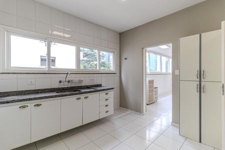 Apartamento para alugar com 240m², 3 quartos e 1 vaga Apartamento para alugar com 240m², 3 quartos e 1 vagaCozinha
