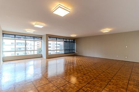 Apartamento para alugar com 240m², 3 quartos e 1 vaga Apartamento para alugar com 240m², 3 quartos e 1 vagaSala