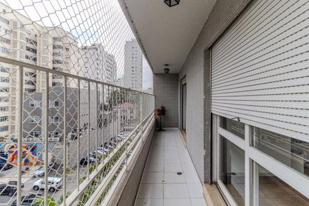 Apartamento para alugar com 240m², 3 quartos e 1 vaga Apartamento para alugar com 240m², 3 quartos e 1 vagaVaranda