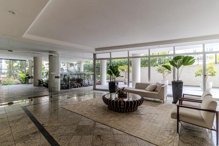 Apartamento para alugar com 240m², 3 quartos e 1 vaga Apartamento para alugar com 240m², 3 quartos e 1 vagaHall Social