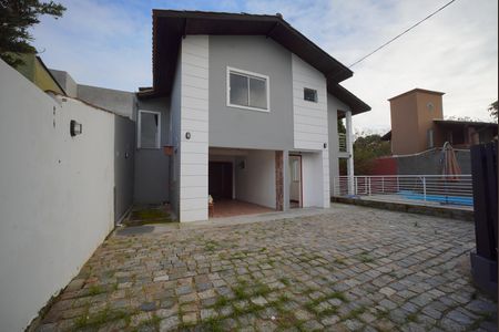 Fachada de casa para alugar com 3 quartos, 180m² em Campeche, Florianópolis