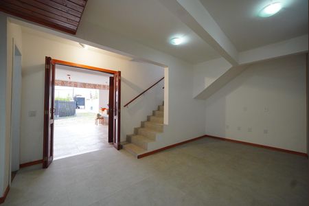 Casa para alugar com 180m², 3 quartos e 2 vagasSala