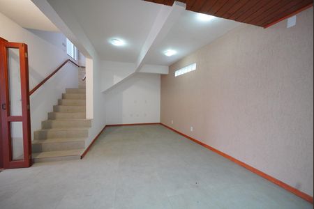 Casa para alugar com 3 quartos, 180m² em Campeche, Florianópolis