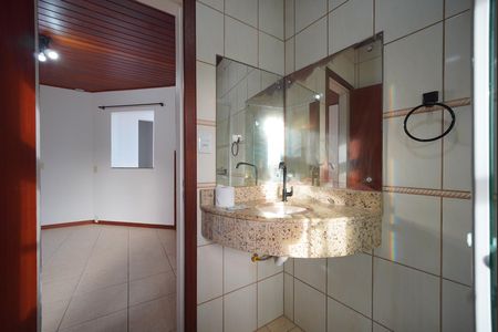 Casa para alugar com 180m², 3 quartos e 2 vagasBanheiro da Suíte