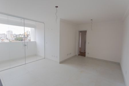 Apartamento à venda com 3 quartos, 77m² em Sagrada Família, Belo Horizonte