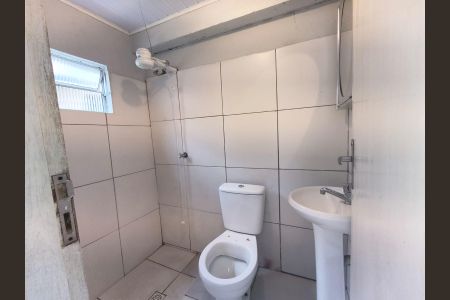 Banheiro de kitnet/studio para alugar com 1 quarto, 30m² em Barreiros, São José