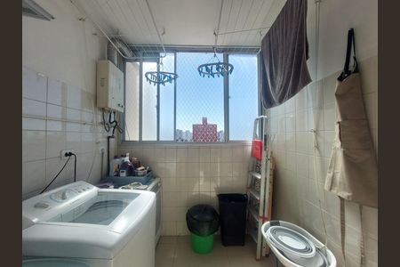 Apartamento à venda com 70m², 3 quartos e 2 vagas Apartamento à venda com 70m², 3 quartos e 2 vagasÁrea de Serviço