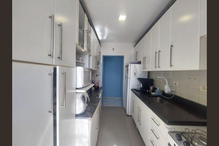 Apartamento à venda com 70m², 3 quartos e 2 vagas Apartamento à venda com 70m², 3 quartos e 2 vagasCozinha