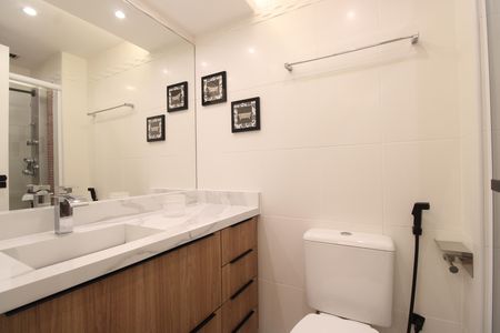 Apartamento para alugar com 90m², 2 quartos e 2 vagasBanheiro da suíte