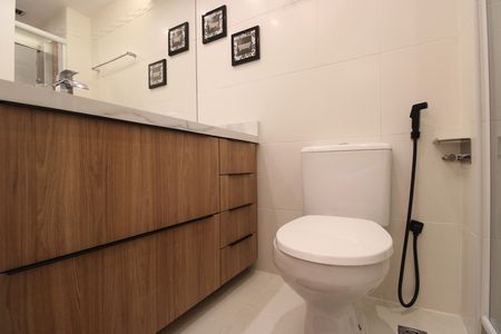 Apartamento para alugar com 90m², 2 quartos e 2 vagasBanheiro da suíte