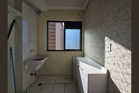 Área de Serviço de apartamento para alugar com 2 quartos, 60m² em Portal dos Gramados, Guarulhos