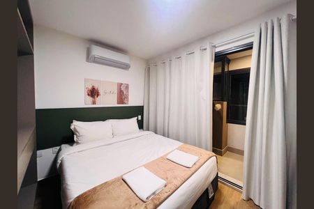 Studio para alugar com 25m², 1 quarto e sem vaga Studio para alugar com 25m², 1 quarto e sem vagaSala / Quarto