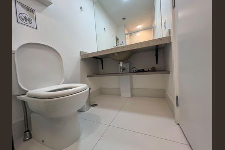 Studio para alugar com 25m², 1 quarto e sem vaga Studio para alugar com 25m², 1 quarto e sem vagaBanheiro
