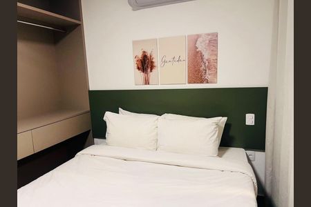 Studio para alugar com 25m², 1 quarto e sem vaga Studio para alugar com 25m², 1 quarto e sem vagaSala / Quarto
