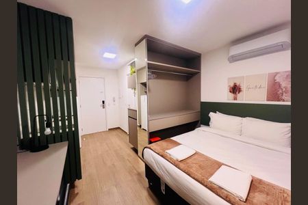 Studio para alugar com 25m², 1 quarto e sem vaga Studio para alugar com 25m², 1 quarto e sem vagaSala / Quarto