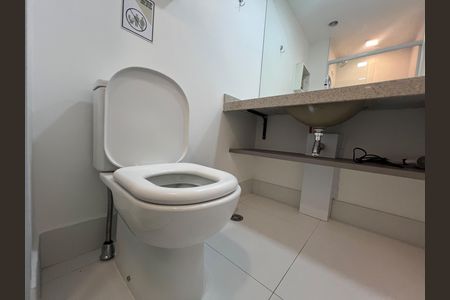 Studio para alugar com 25m², 1 quarto e sem vaga Studio para alugar com 25m², 1 quarto e sem vagaBanheiro