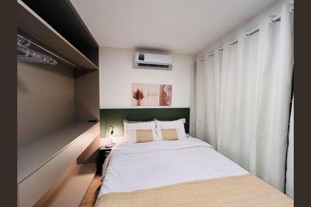 Studio para alugar com 25m², 1 quarto e sem vaga Studio para alugar com 25m², 1 quarto e sem vagaSala / Quarto