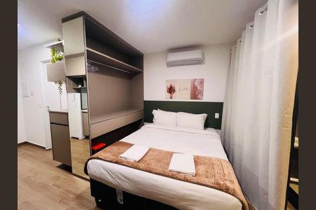 Studio para alugar com 25m², 1 quarto e sem vaga Studio para alugar com 25m², 1 quarto e sem vagaSala / Quarto