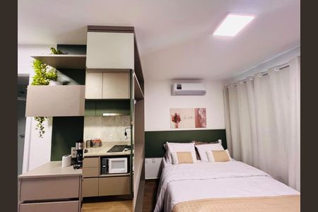 Studio para alugar com 25m², 1 quarto e sem vaga Studio para alugar com 25m², 1 quarto e sem vagaSala / Quarto
