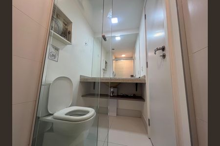 Banheiro de kitnet/studio para alugar com 1 quarto, 25m² em Perdizes, São Paulo