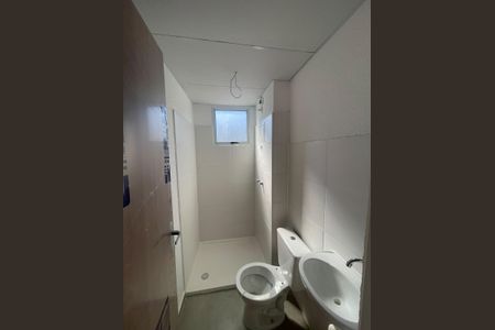 Banheiro de apartamento para alugar com 2 quartos, 50m² em Jardim Paraíso, Nova Iguaçu