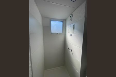 Banheiro de apartamento para alugar com 2 quartos, 50m² em Jardim Paraíso, Nova Iguaçu
