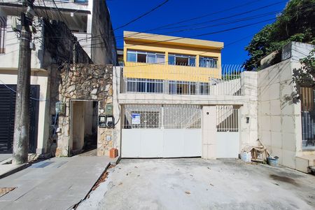 Casa para alugar com 150m², 4 quartos e 3 vagas Casa para alugar com 150m², 4 quartos e 3 vagasFachada