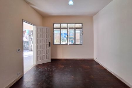 Casa para alugar com 150m², 4 quartos e 3 vagas Casa para alugar com 150m², 4 quartos e 3 vagasSala