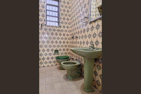 Casa para alugar com 150m², 4 quartos e 3 vagas Casa para alugar com 150m², 4 quartos e 3 vagasBanheiro social 2