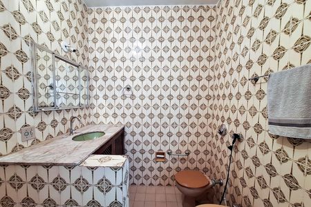 Casa para alugar com 150m², 4 quartos e 3 vagas Casa para alugar com 150m², 4 quartos e 3 vagasBanheiro da suíte