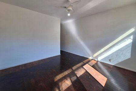 Casa para alugar com 150m², 4 quartos e 3 vagas Casa para alugar com 150m², 4 quartos e 3 vagasSuíte