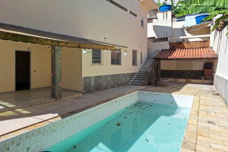 Casa para alugar com 150m², 4 quartos e 3 vagas Casa para alugar com 150m², 4 quartos e 3 vagasQuintal