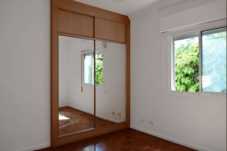 Casa para alugar com 200m², 3 quartos e 3 vagasSuíte 1 - com elevador