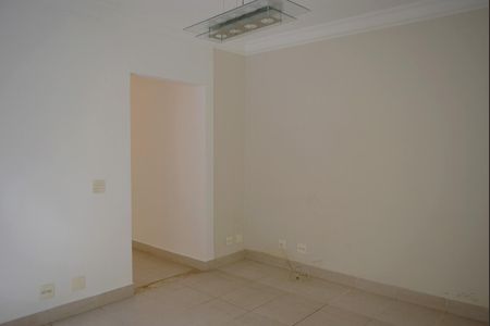 Casa para alugar com 200m², 3 quartos e 3 vagasSala de TV
