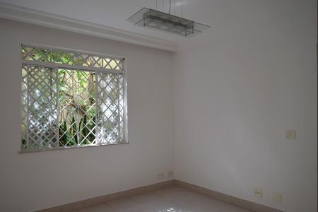 Casa para alugar com 200m², 3 quartos e 3 vagasSala de TV