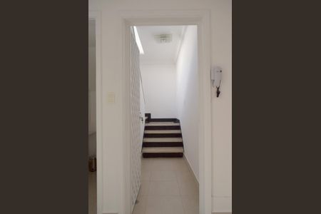 Acesso piso superior - área íntima de casa para alugar com 3 quartos, 200m² em Perdizes, São Paulo