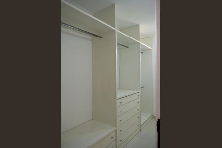 Casa para alugar com 200m², 3 quartos e 3 vagasCloset da suíte 1