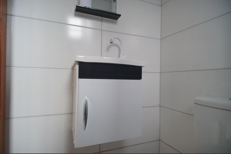Banheiro de casa para alugar com 2 quartos, 40m² em Duque de Caxias, São Leopoldo